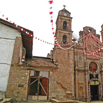 Santuario De Santa Maria Ahuacatlán (El Cristo Negro)