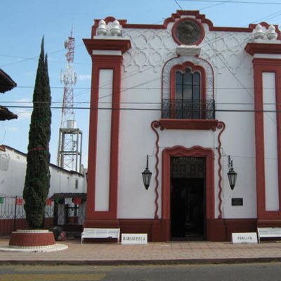 Biblioteca Pública Lic. Gabino Ortiz