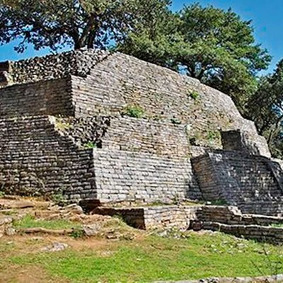 Zona Arqueológica Las Ranas