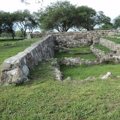 Zona Arqueológica Tres Cerritos