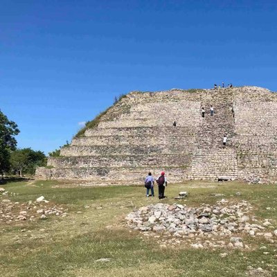 Zona Arqueológica de Izamal